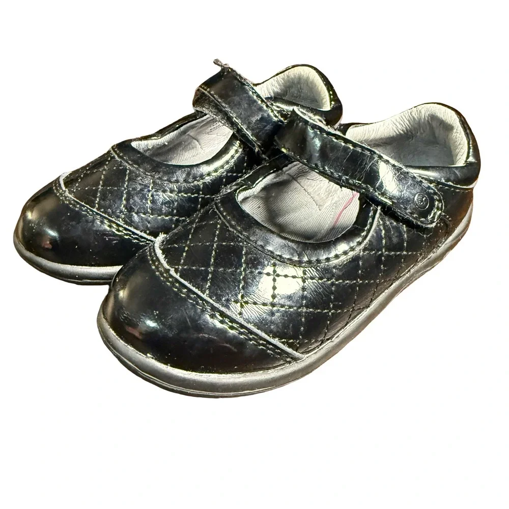 Stride Rite SRT Regan Girls Black Quilted Patent Leather Mary Jane Shoes 8M